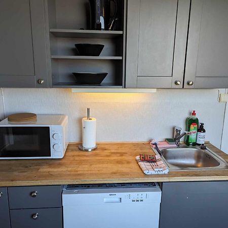 Railside Track Apartment นาร์วิก ภายนอก รูปภาพ